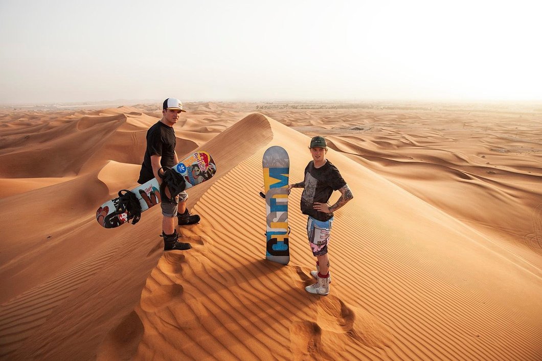 sandboardning-in-dubai_Desert